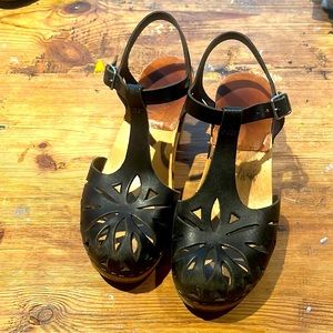 Swedish Hasbeens T-Strap Clog size 36